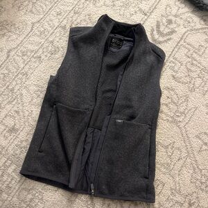 FIGS zip up vest